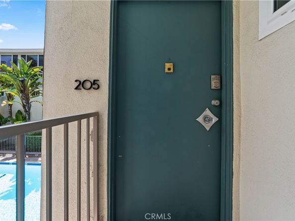1525 N Hayworth Ave 205, Los Angeles CA 90046