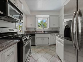 1525 N Hayworth Ave 205, Los Angeles CA 90046