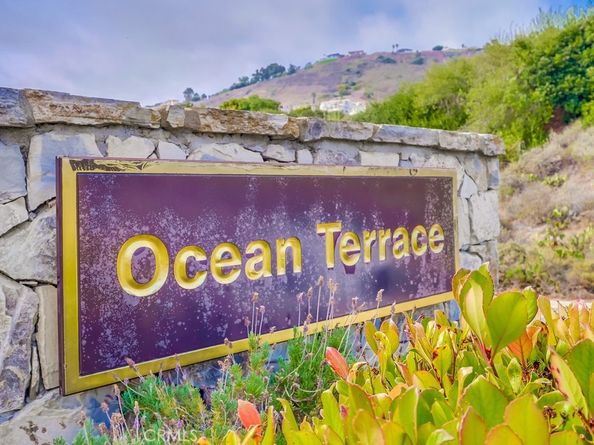 3200 La Rotonda Drive 407, Rancho Palos Verdes CA 90275