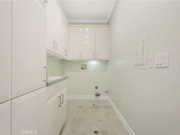 434 S Irving Boulevard, Los Angeles CA 90020