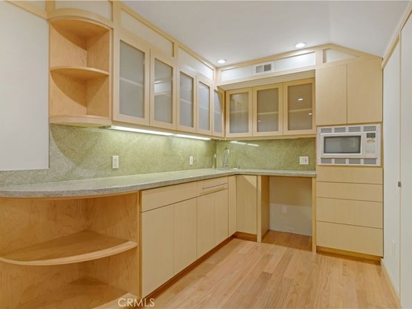 434 S Irving Boulevard, Los Angeles CA 90020