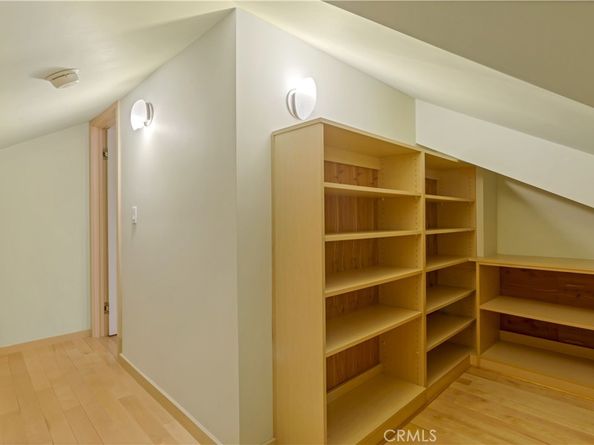 434 S Irving Boulevard, Los Angeles CA 90020