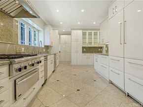 434 S Irving Boulevard, Los Angeles CA 90020