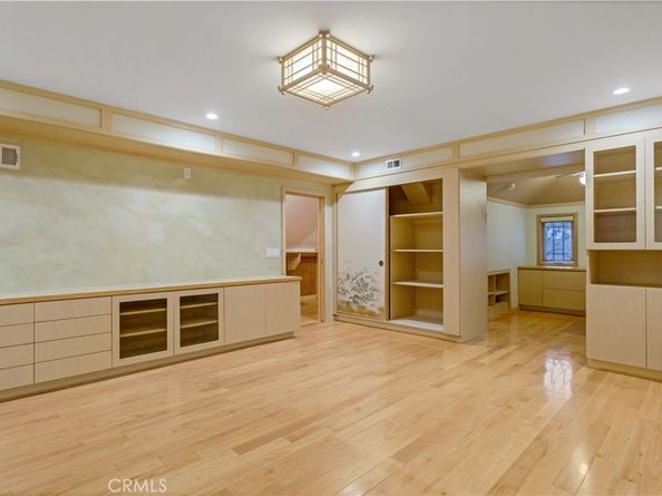 434 S Irving Boulevard, Los Angeles CA 90020