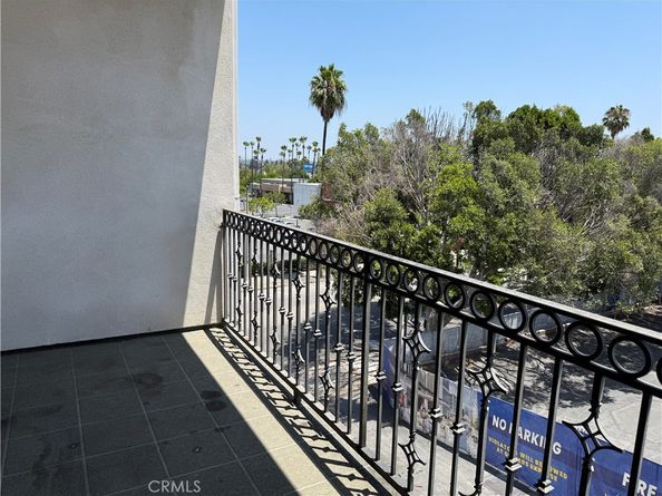 3750 Santa Rosalia Drive 413, Los Angeles CA 90008