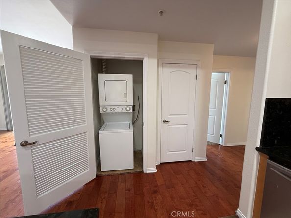 3750 Santa Rosalia Drive 413, Los Angeles CA 90008