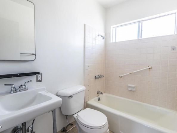 1535 Baxter Street, Los Angeles CA 90026