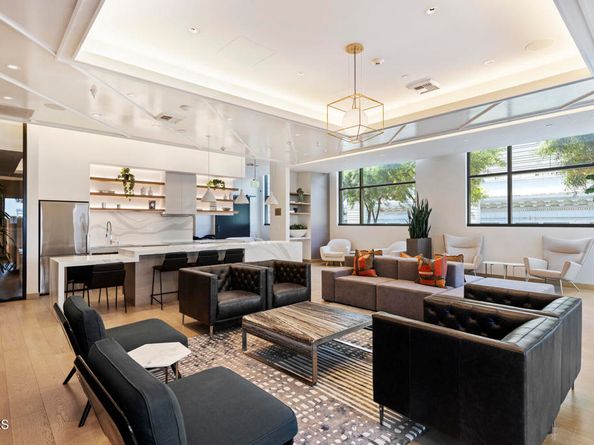 400 S Broadway 911, Los Angeles CA 90013