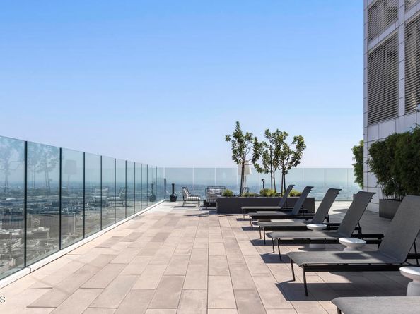 400 S Broadway 911, Los Angeles CA 90013