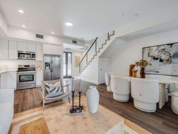 239 S Marengo Avenue 102, Pasadena CA 91101