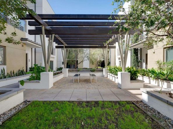 239 S Marengo Avenue 102, Pasadena CA 91101