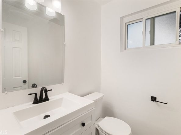 17041 17041 Roscoe Blvd. #4, Northridge CA 91325