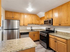 17041 17041 Roscoe Blvd. #4, Northridge CA 91325