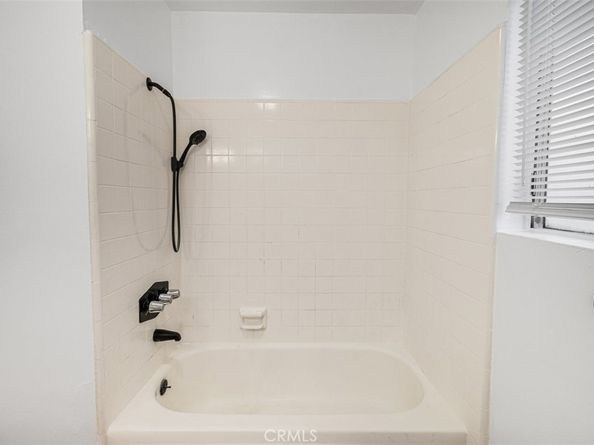 17041 17041 Roscoe Blvd. #4, Northridge CA 91325
