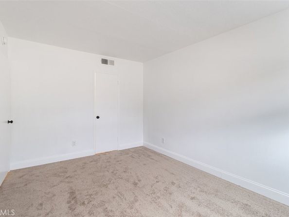 17041 17041 Roscoe Blvd. #4, Northridge CA 91325