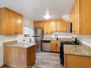 17041 17041 Roscoe Blvd. #4, Northridge CA 91325