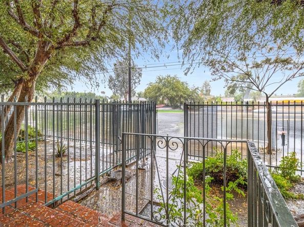 17041 17041 Roscoe Blvd. #4, Northridge CA 91325