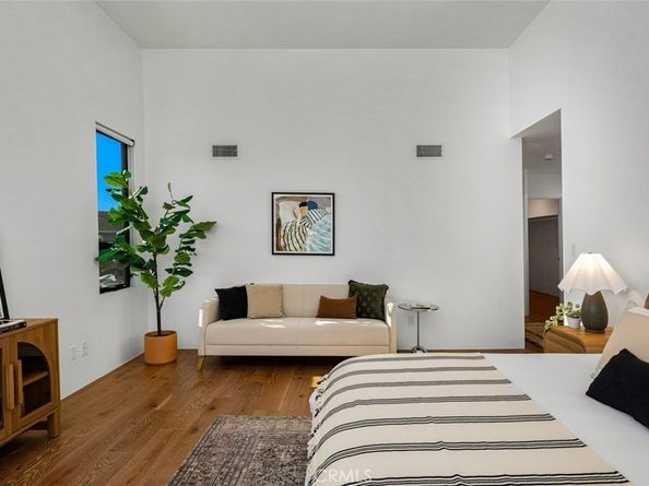 5776 Campo Walk, Long Beach CA 90803