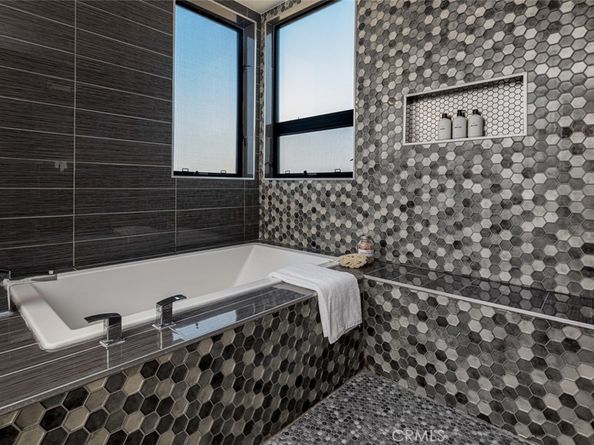 5776 Campo Walk, Long Beach CA 90803