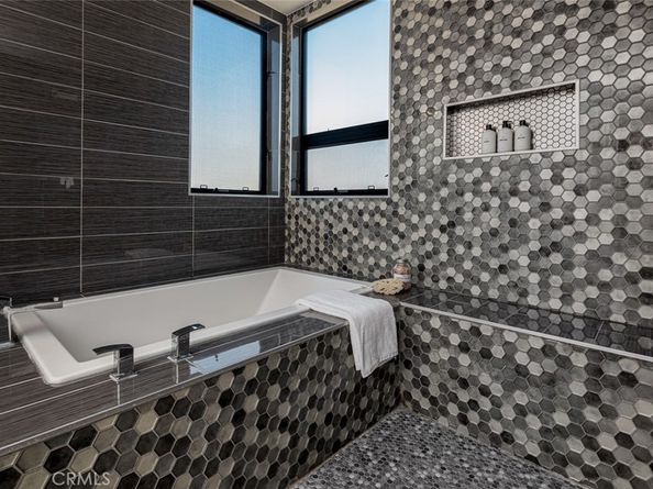 5776 Campo Walk, Long Beach CA 90803