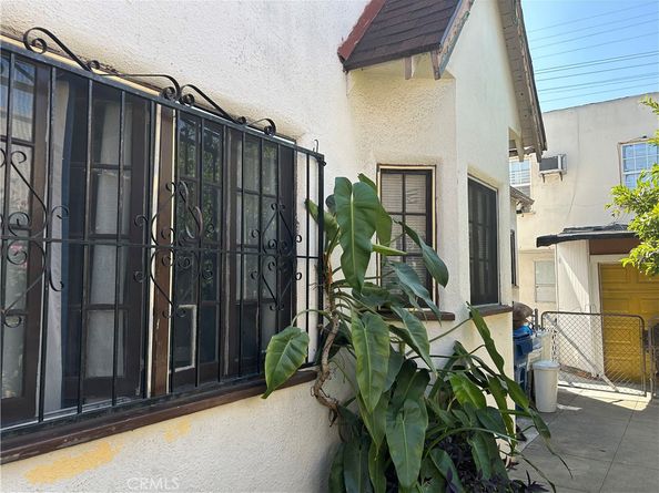1117 Amalia Avenue, Los Angeles CA 90022