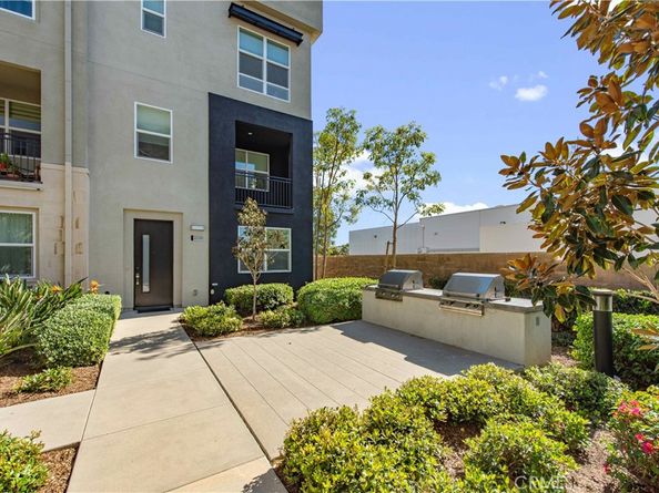 2236 Synergy, Irvine CA 92614