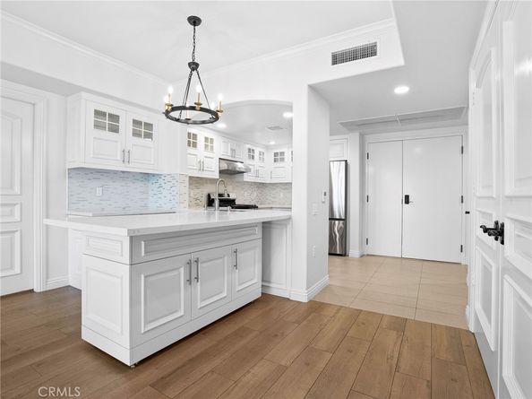 1598 Long Beach 214, Long Beach CA 90813