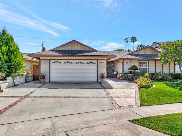 945 Lansing Lane, Costa Mesa CA 92626