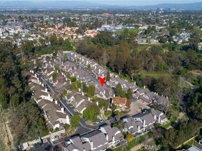 2053 Meadow View, Costa Mesa CA 92627