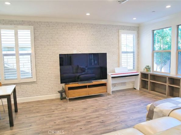 109 Sugar Cane, Irvine CA 92620