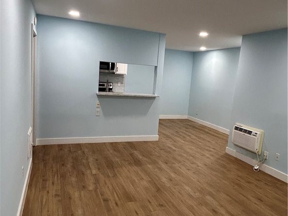 1345 Cabrillo Park Dr M13, Santa Ana CA 92701