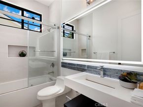 20171 Bayview Avenue, Newport Beach CA 92660