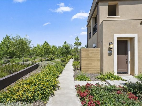 251 Follyhatch, Irvine CA 92618