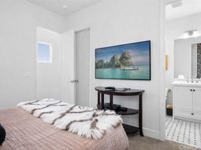 251 Follyhatch, Irvine CA 92618