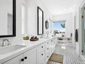 251 Follyhatch, Irvine CA 92618