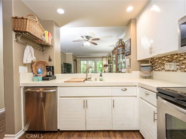 2233 Martin 216, Irvine CA 92612