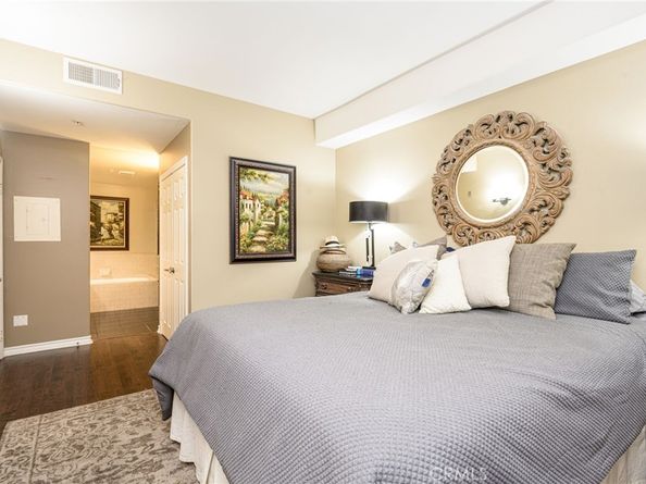 2233 Martin 216, Irvine CA 92612