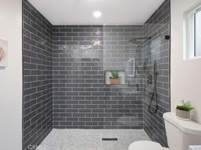 916 N West, Anaheim CA 92801