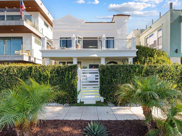 208 S Pacific Street, Oceanside CA 92054