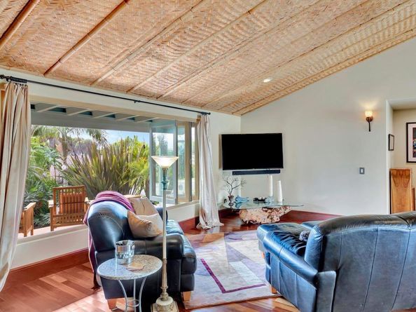 3354 Seacrest Drive, Carlsbad CA 92008