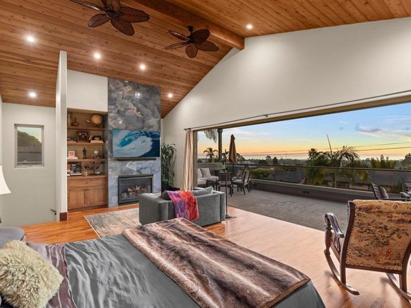 3354 Seacrest Drive, Carlsbad CA 92008