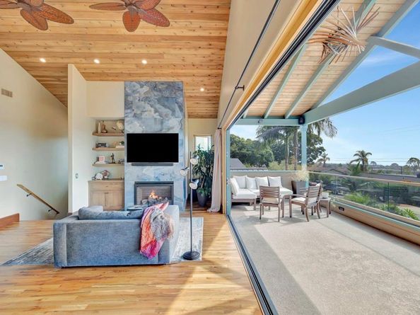 3354 Seacrest Drive, Carlsbad CA 92008