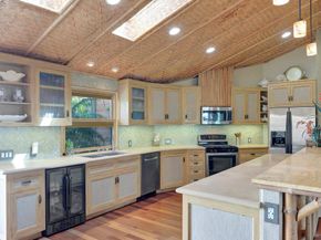 3354 Seacrest Drive, Carlsbad CA 92008