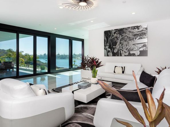 1095 Hoover Street, Carlsbad CA 92008