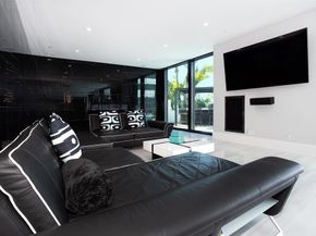 1095 Hoover Street, Carlsbad CA 92008