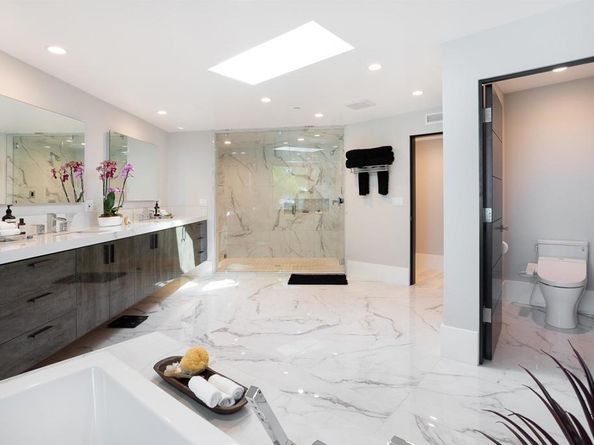 1095 Hoover Street, Carlsbad CA 92008