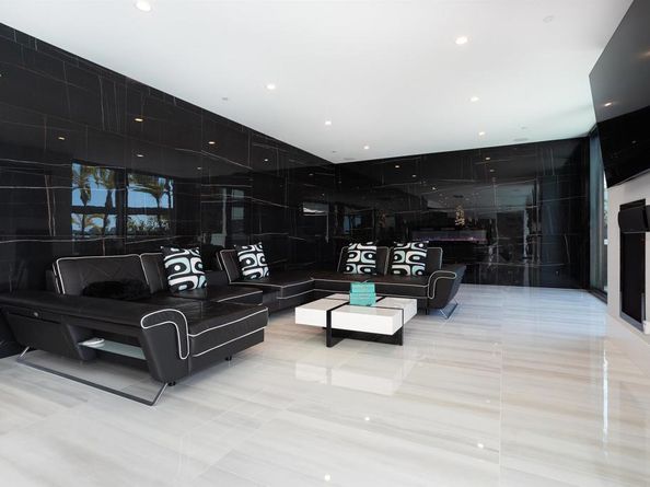 1095 Hoover Street, Carlsbad CA 92008