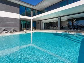 1095 Hoover Street, Carlsbad CA 92008