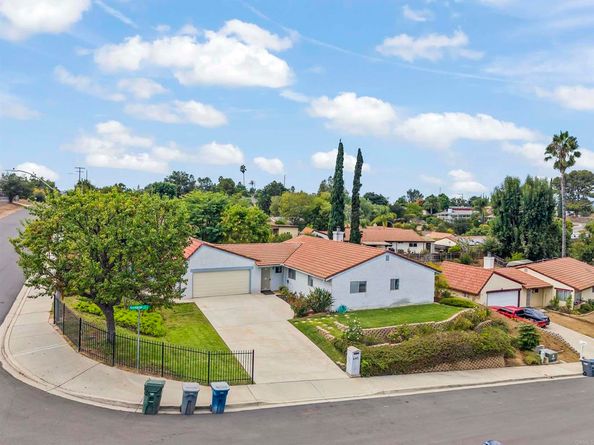645 Rainbow Place, Escondido CA 92027