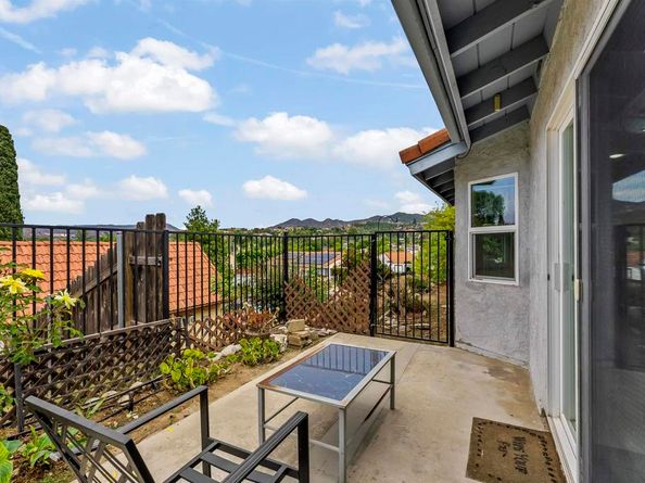 645 Rainbow Place, Escondido CA 92027